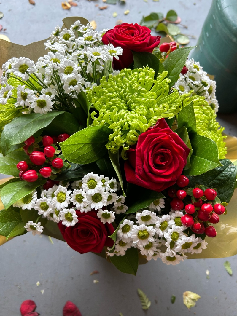 Red Rose Christmas Bouquet