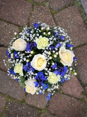 White and Blue Posy Pad